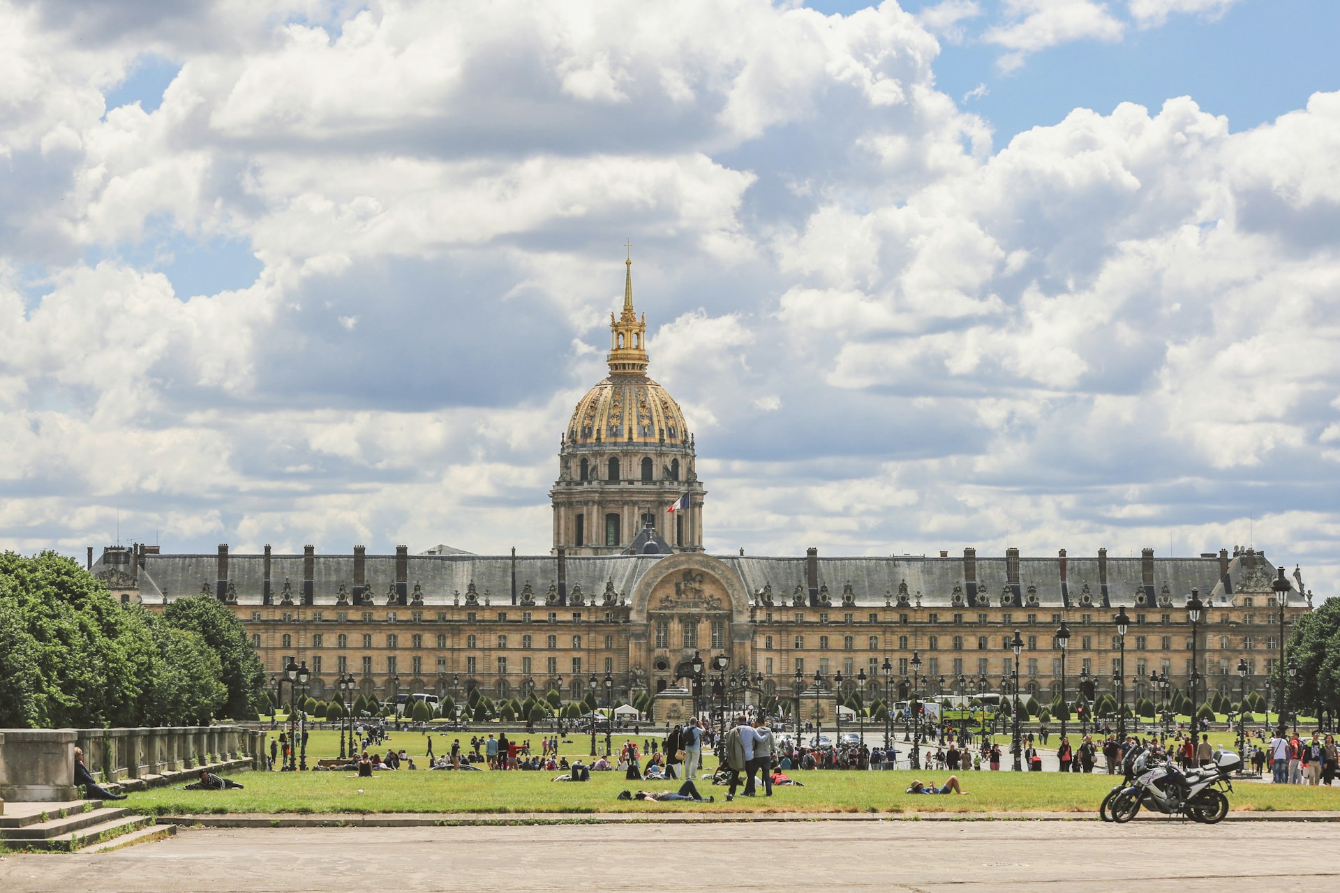 Les Invalides in Paris (photo: Yiwen, Unsplash)