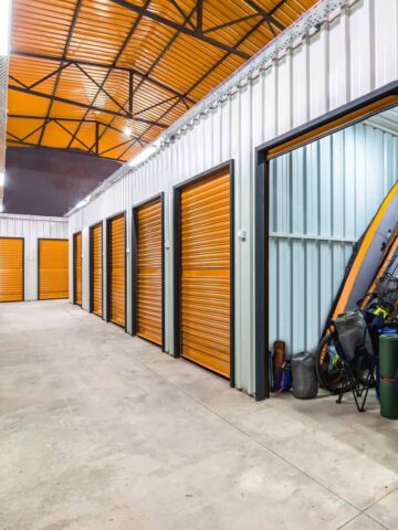 Self storage units (photo: yalcinsonat1).