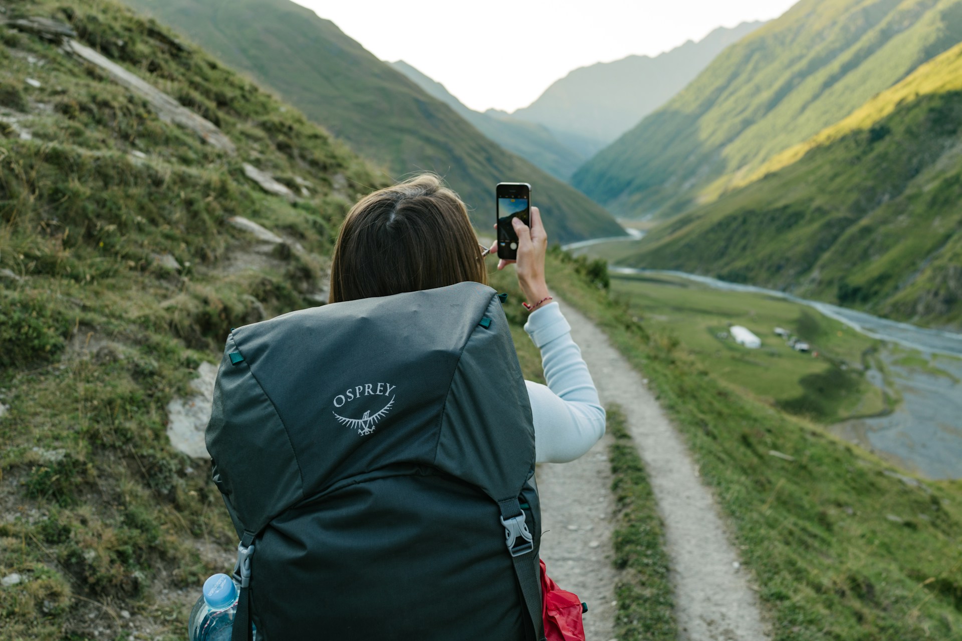 12 Essential Apps Every Backpacker Needs