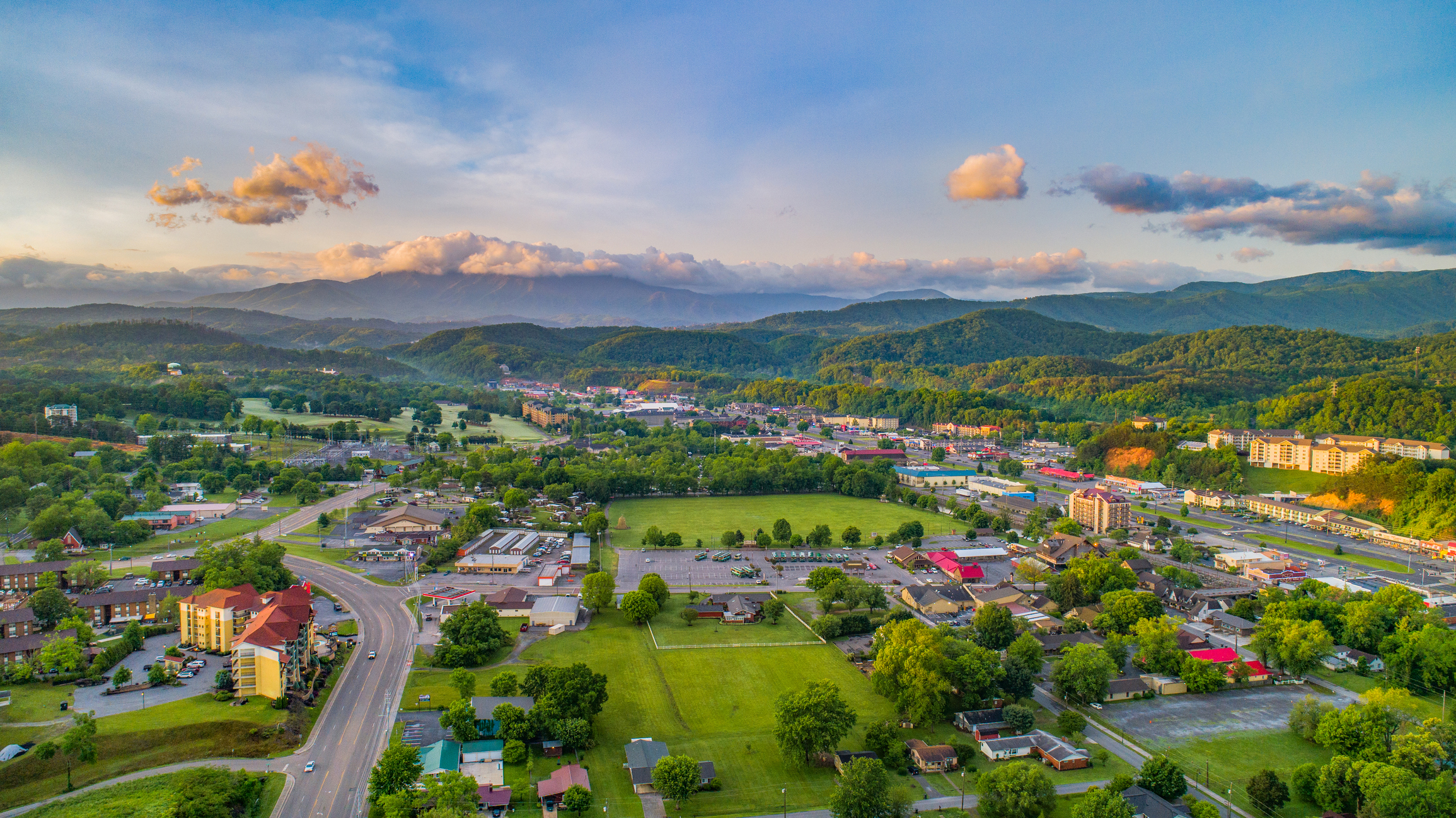 Couples Guide For A Fun-Filled Pigeon Forge Vacation