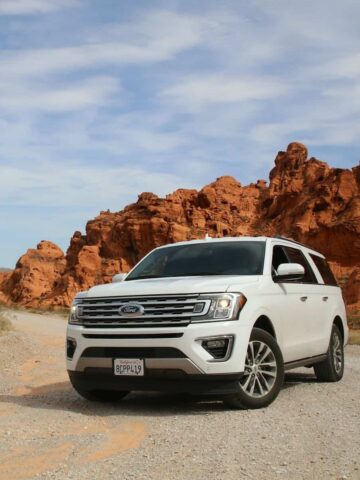 Pit stop on the Valley of Fire Highway in Nevada (photo: Sven D).