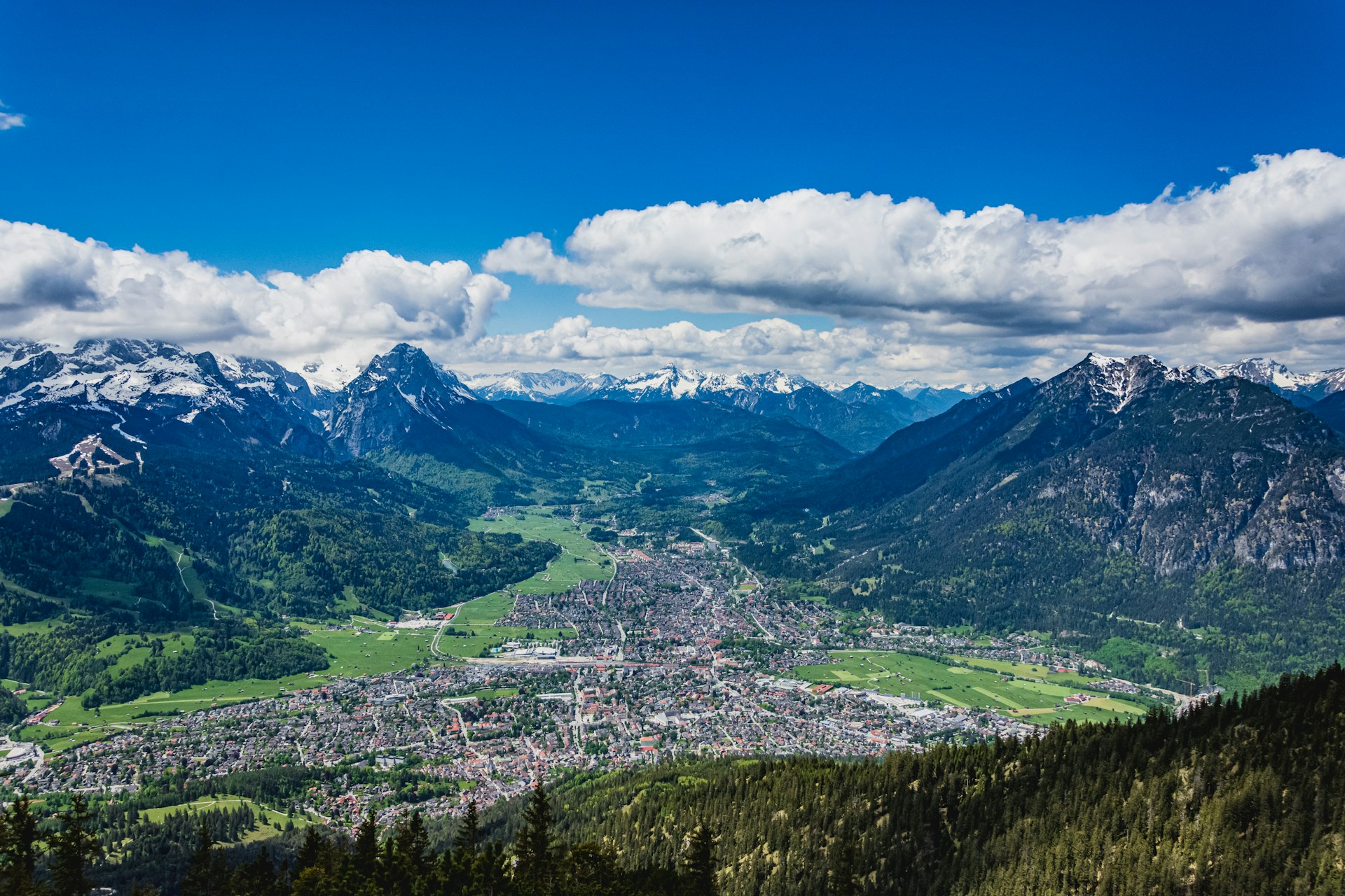 Bavarian Alps Backpacking: History, Peaks, and Hidden Trails