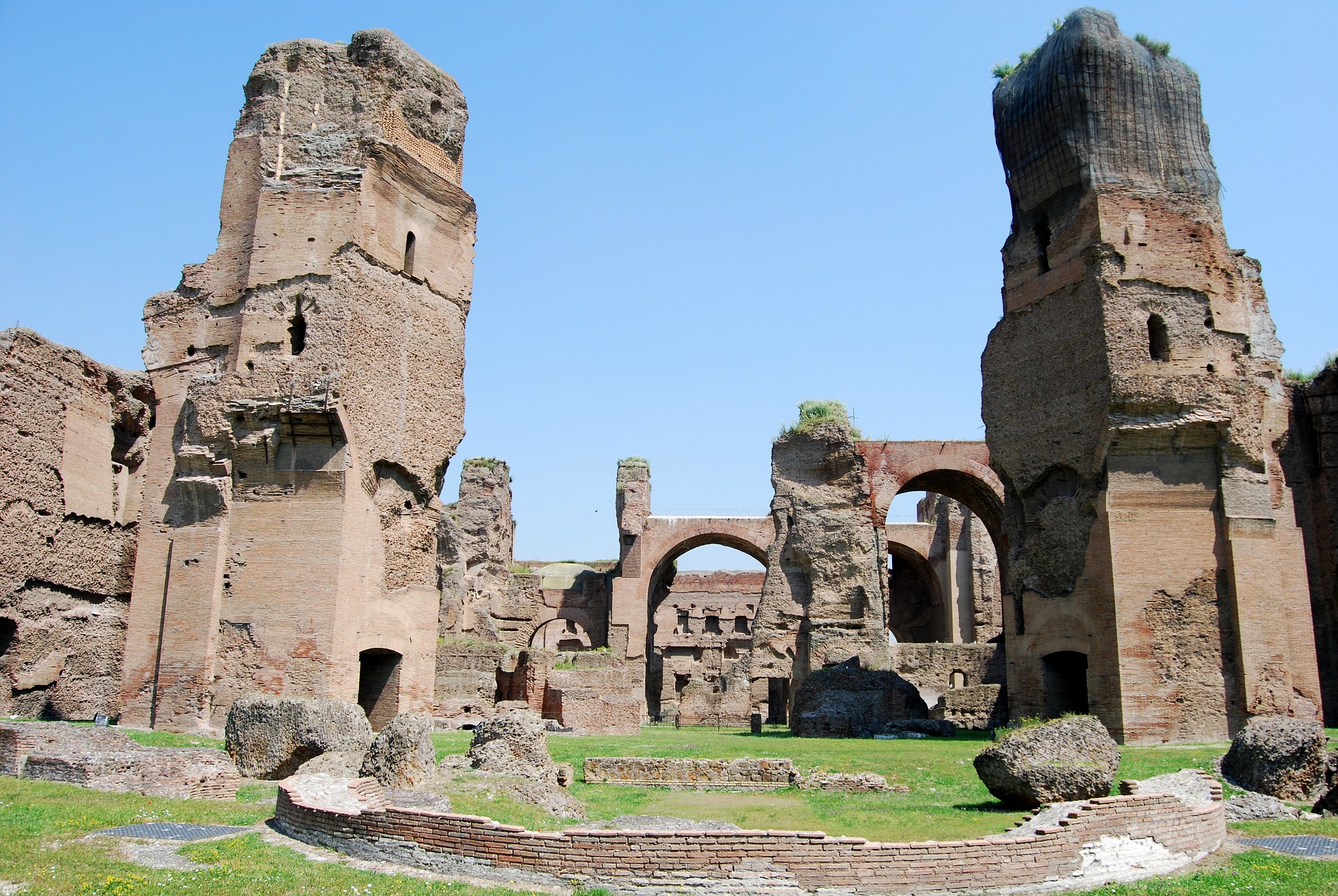 Ruins of the Caracalla Baths (photo: Gianni Crestani).