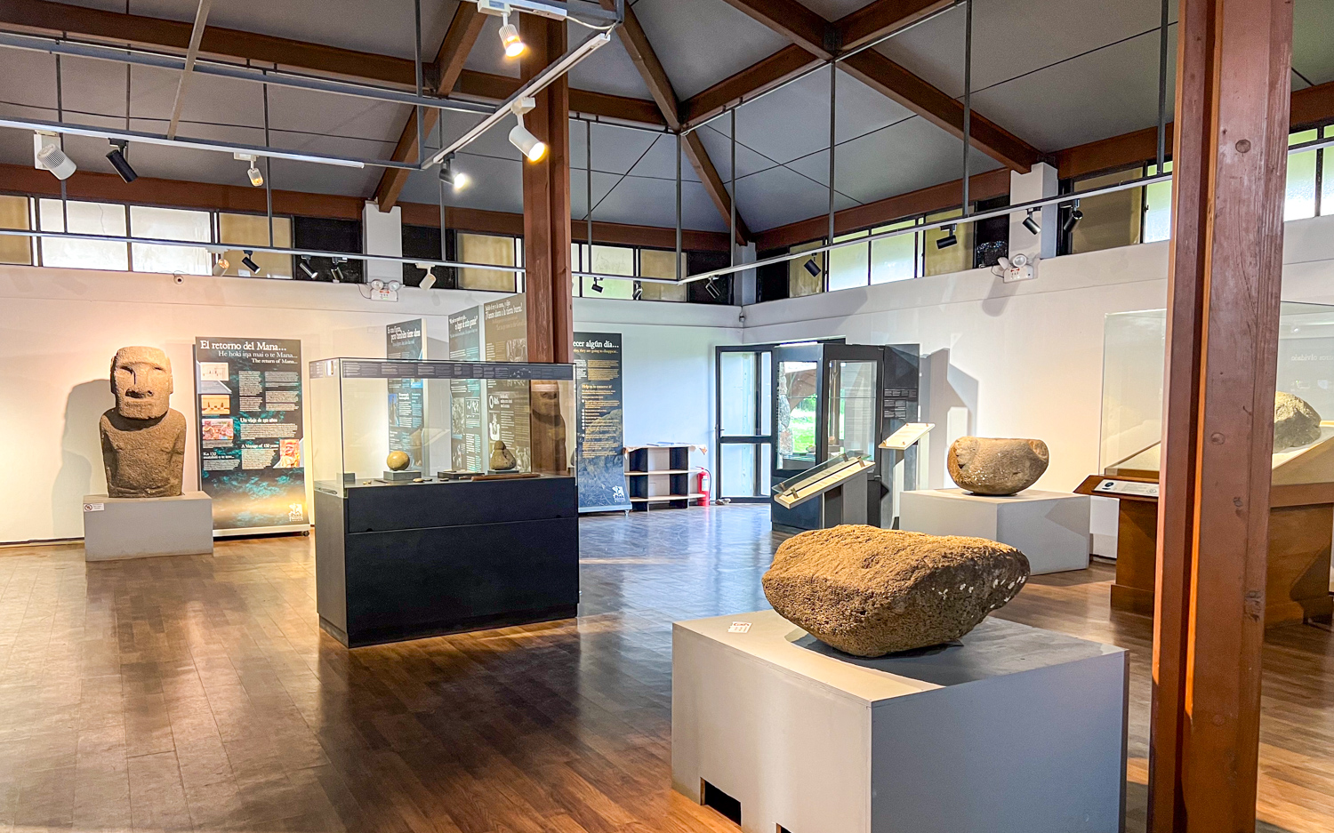 Rapa Nui Museum exhibit.