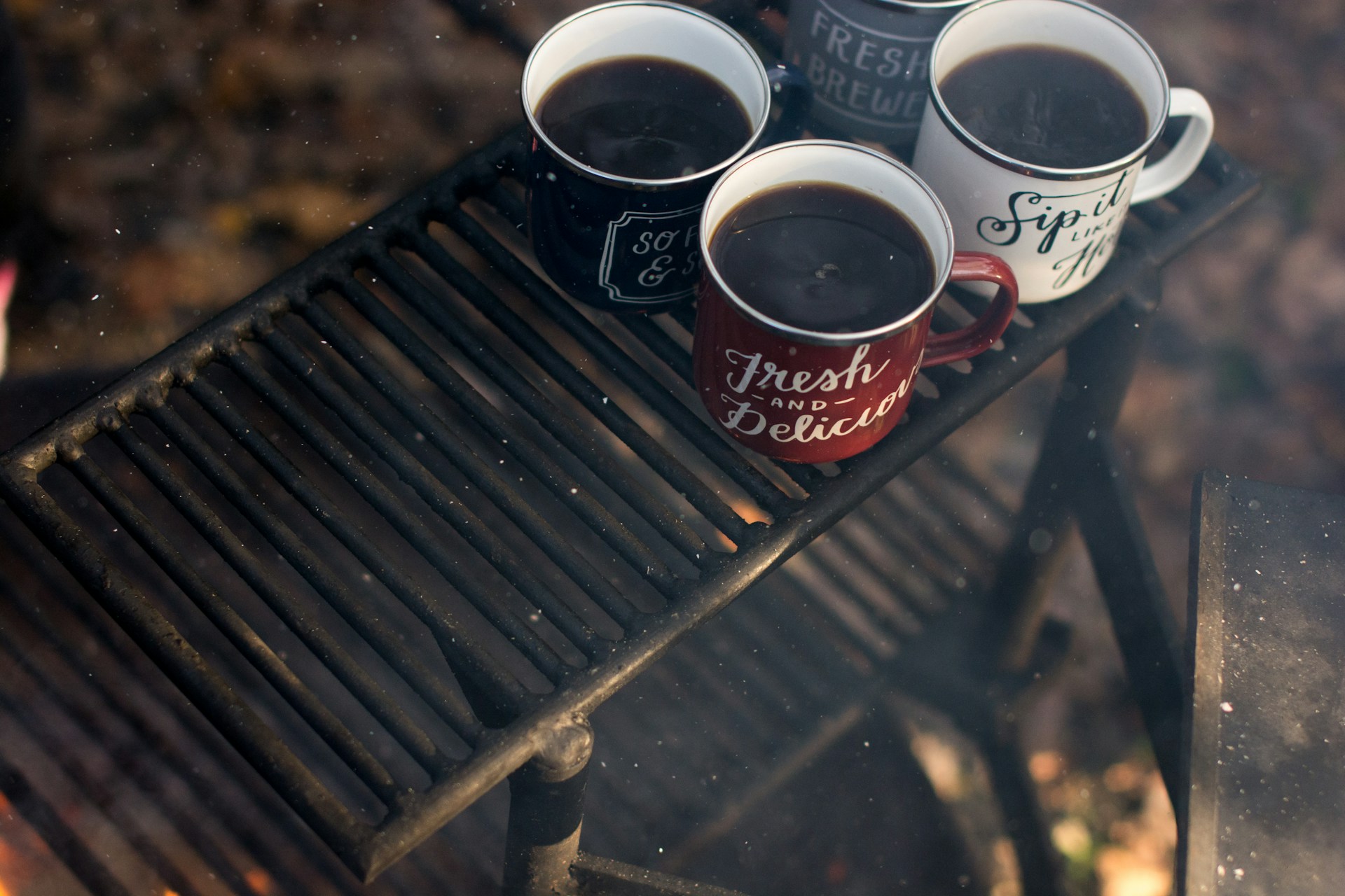 Campfire coffee in Ledges State Park, Madrid, USA (photo: Lexi Anderson).