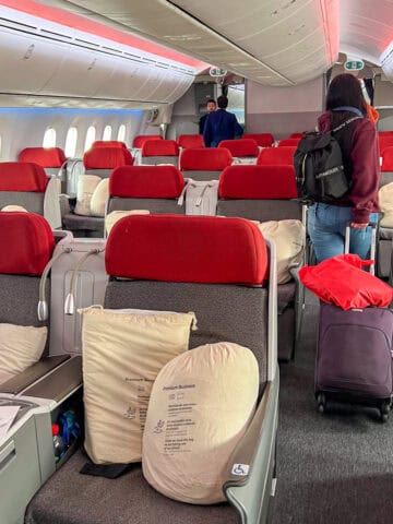 Business class cabin on a LATAM flight (photo by Dave Lee).