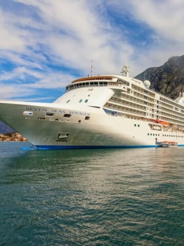 A ship in the Bay of Kotor, Montenegro (photo: Rasmus Andersen).