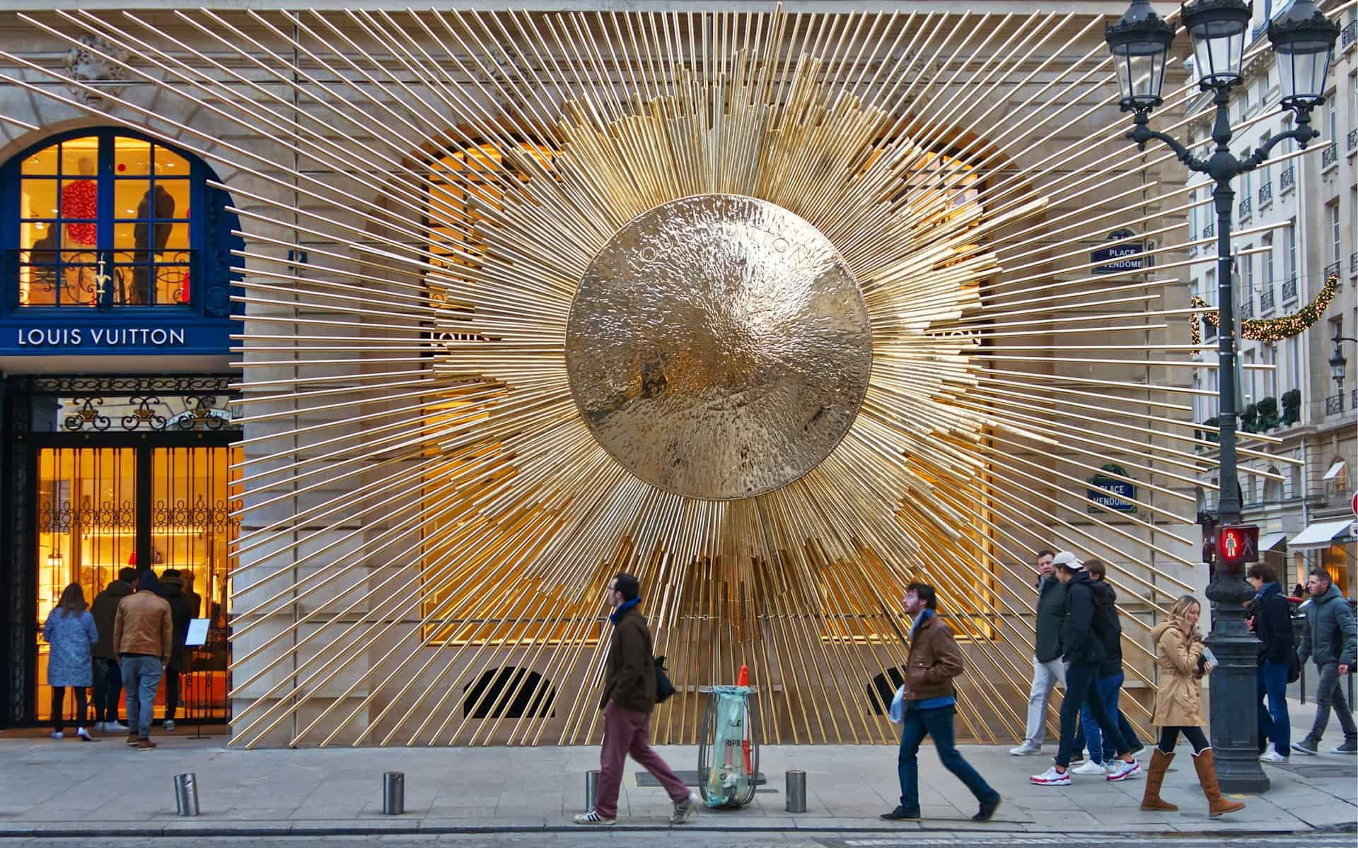 A golden sculpture outside Louis Vuitton at Place Vendôme (photo: Pascal Bernardon).