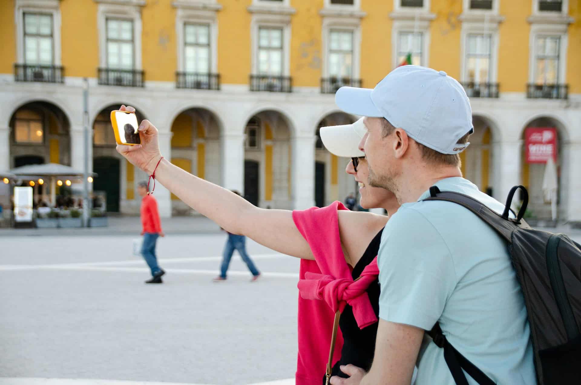 An eSIM plan makes it easy for tourists to take and share photos in Lisbon (photo: André Eusébio, Unsplash).