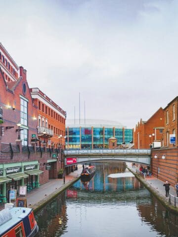 Birmingham canal (photo: Gabriel McCallin, Unsplash).