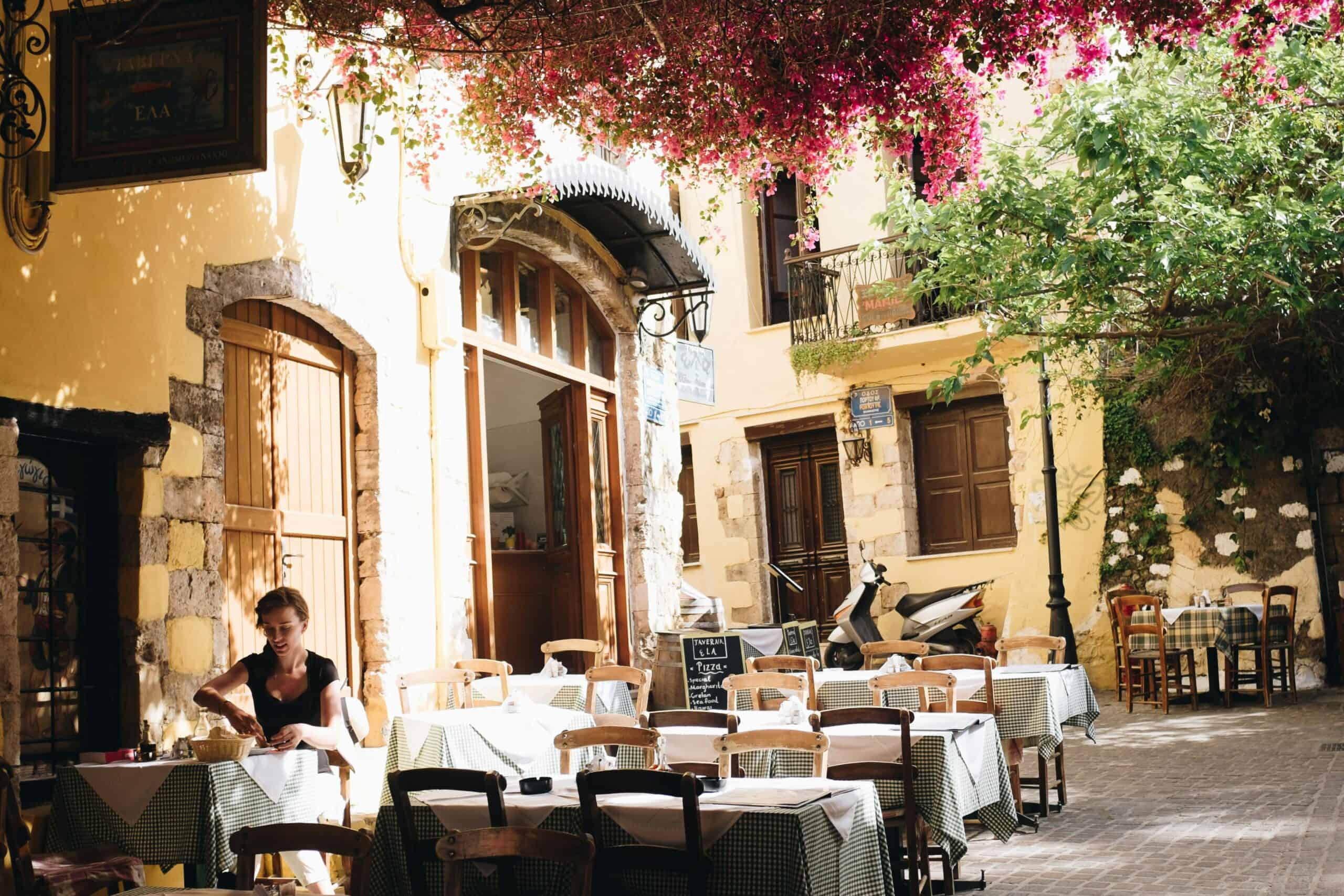 Dining al fresco in Chania, Crete (photo: Catia Matos, Pexels).