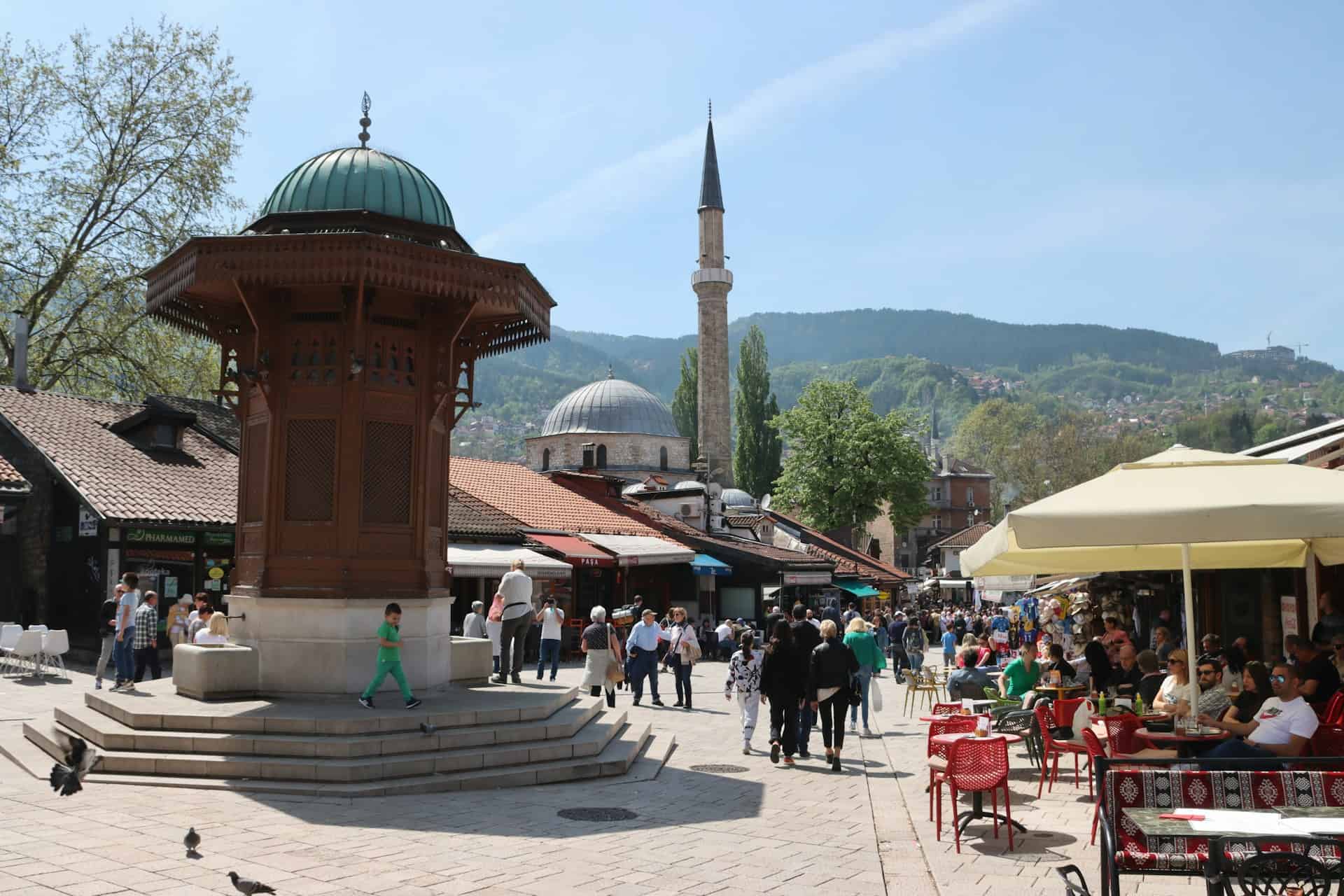 A sunny day in Sarajevo (photo: Hongbin, Unsplash).