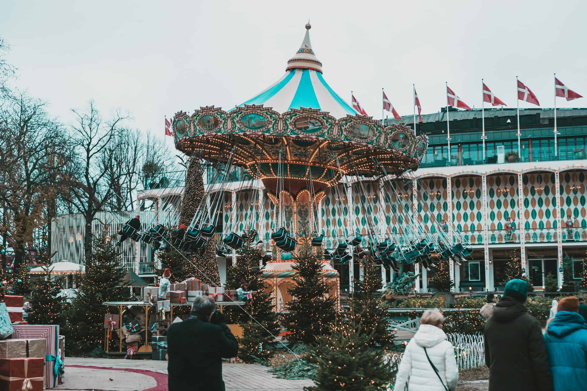 Christmas lights at Tivoli Gardens in Copenhagen (photo: Filiz Elaerts, Unsplash).