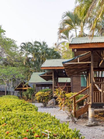 Eco-lodge in Puntarenas, Costa Rica (photo: Hilda Weges, iStock).
