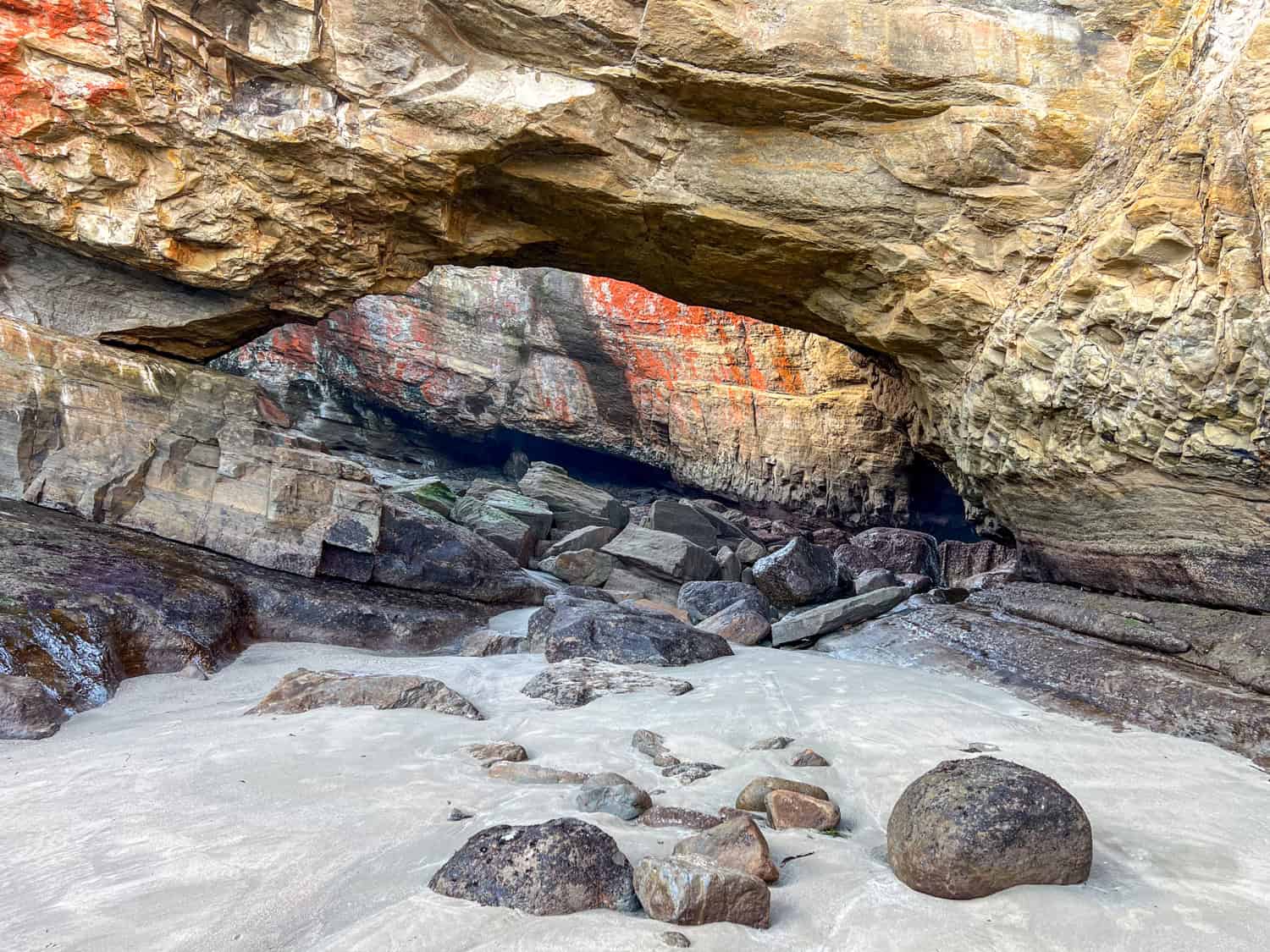 Entrance to Devils Punchbowl at low tide.