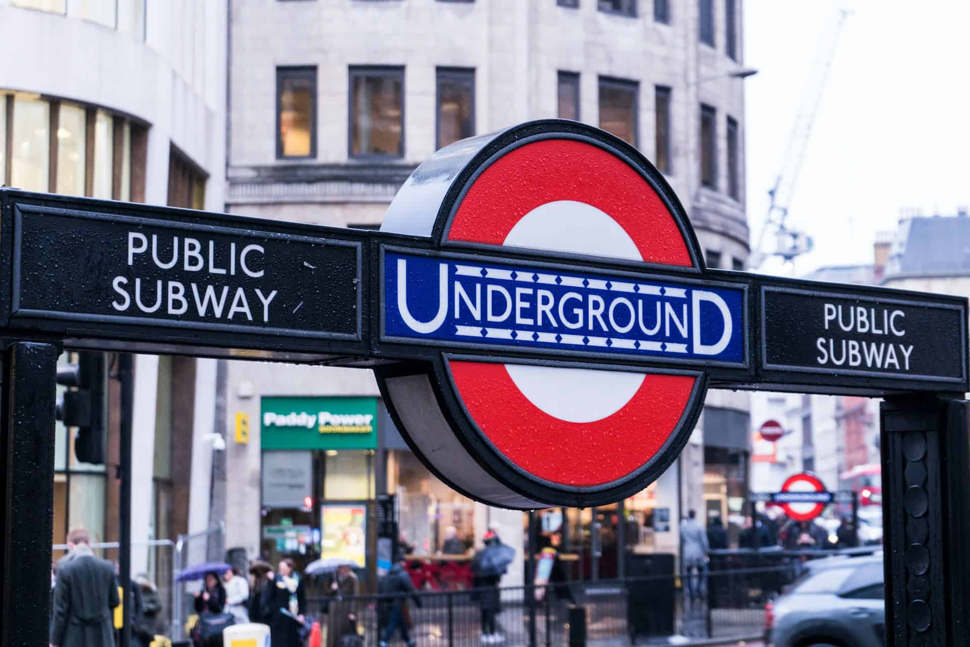 Public subway sign in London (photo: Joseph Balzano, Unsplash).