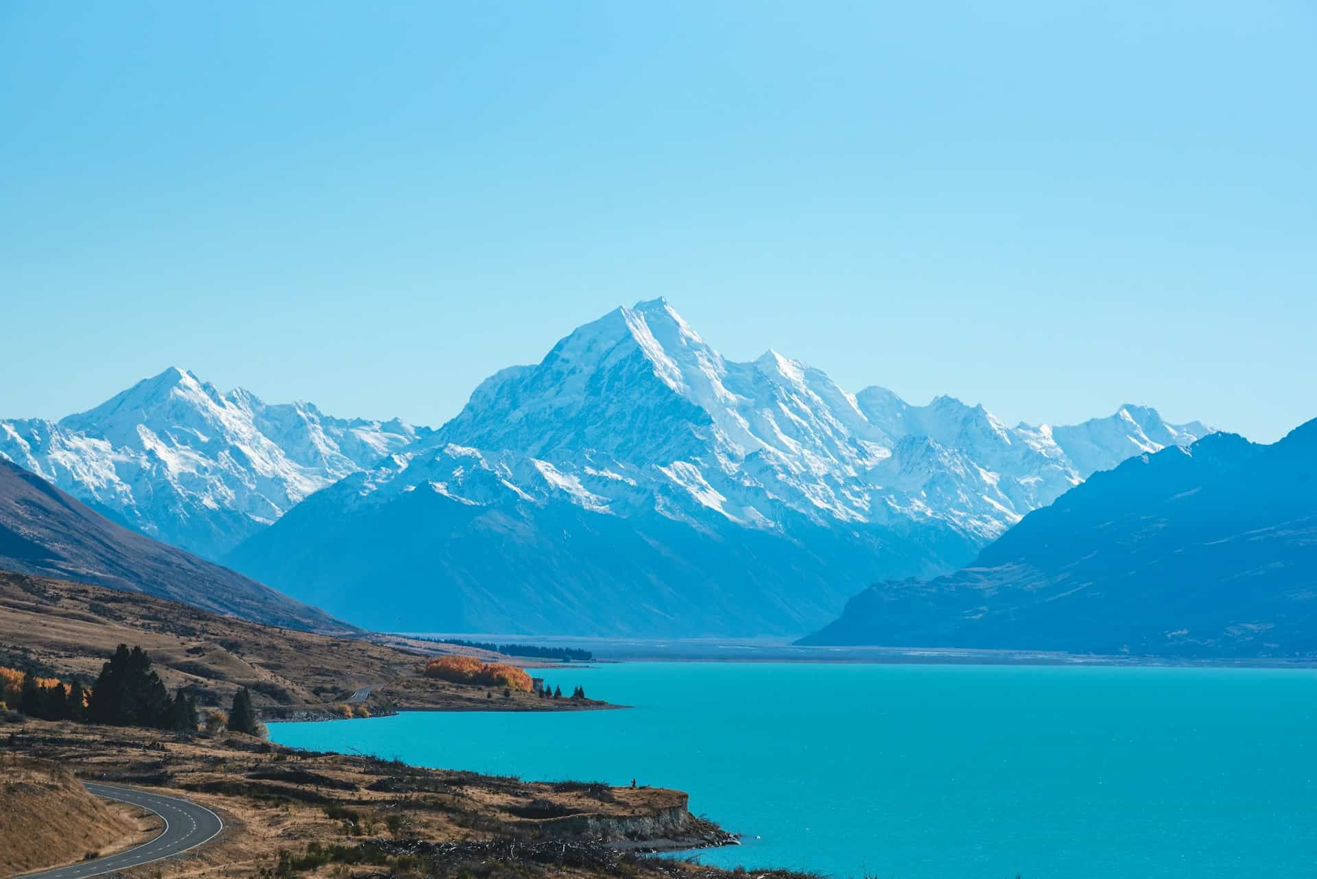 Lake Pukaki is a beautiful setting for a marriage proposal in New Zealand (photo: Casey Horner, Unsplash).