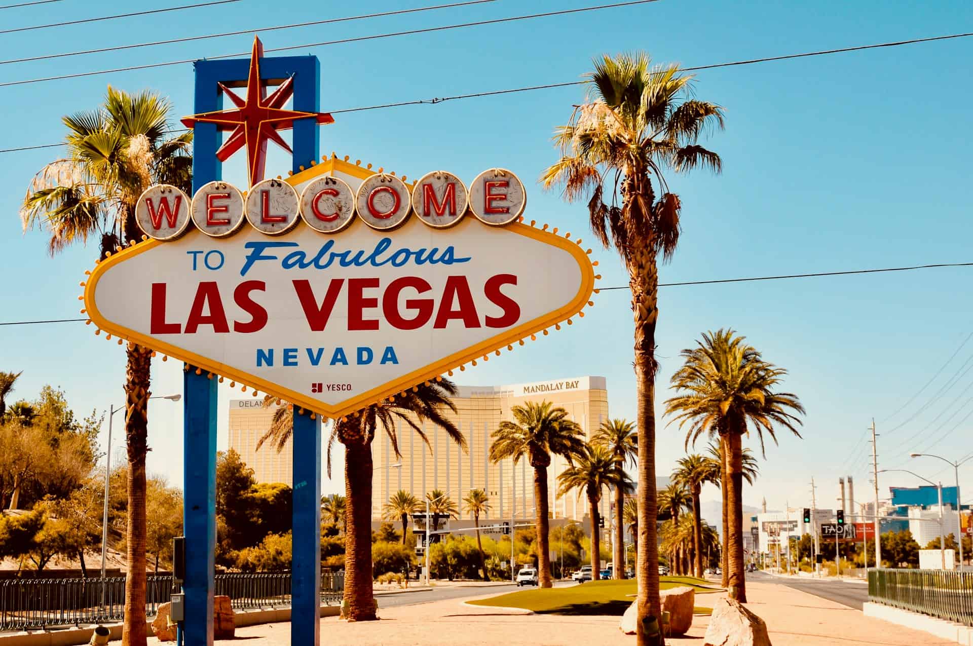 Las Vegas sign (photo: Grant Cai, Unsplash).