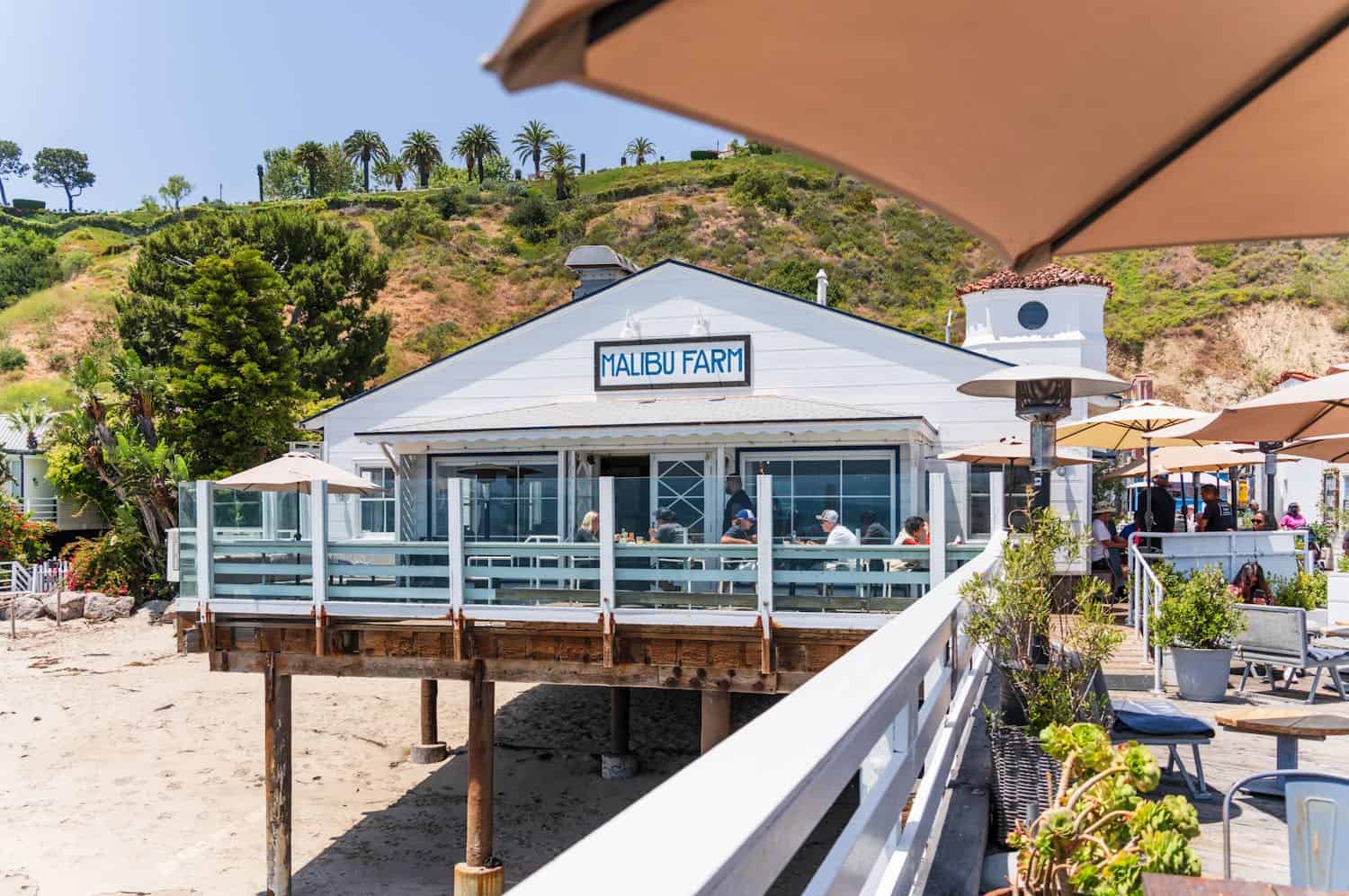 Stop for lunch at Malibu Farm Pier Cafe (photo: Abhishek Navlakha, Pexels).