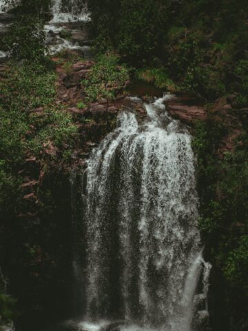 A waterfall at Litchfield National Park in Darwin (photo: Lucid, Unsplash).