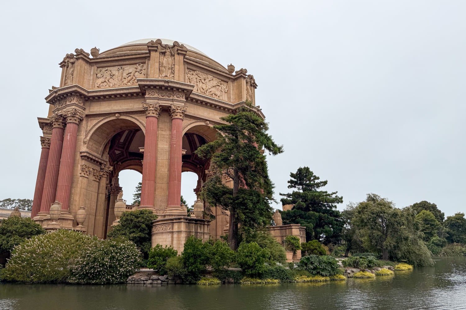 Palace of Fine Arts and lagoon in San Francisco