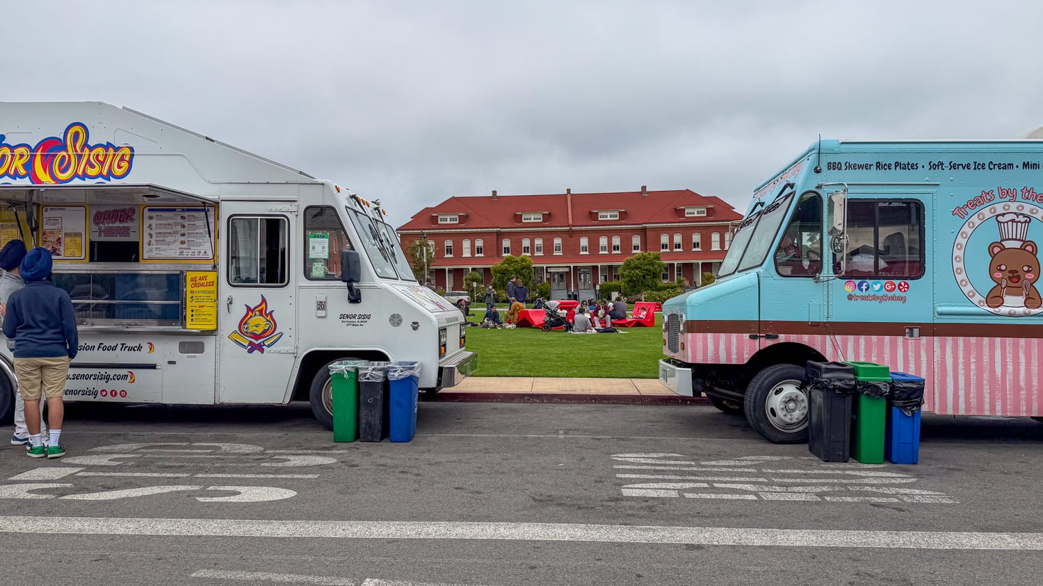 Food trucks beside the Main Parade Lawn in the Presidio